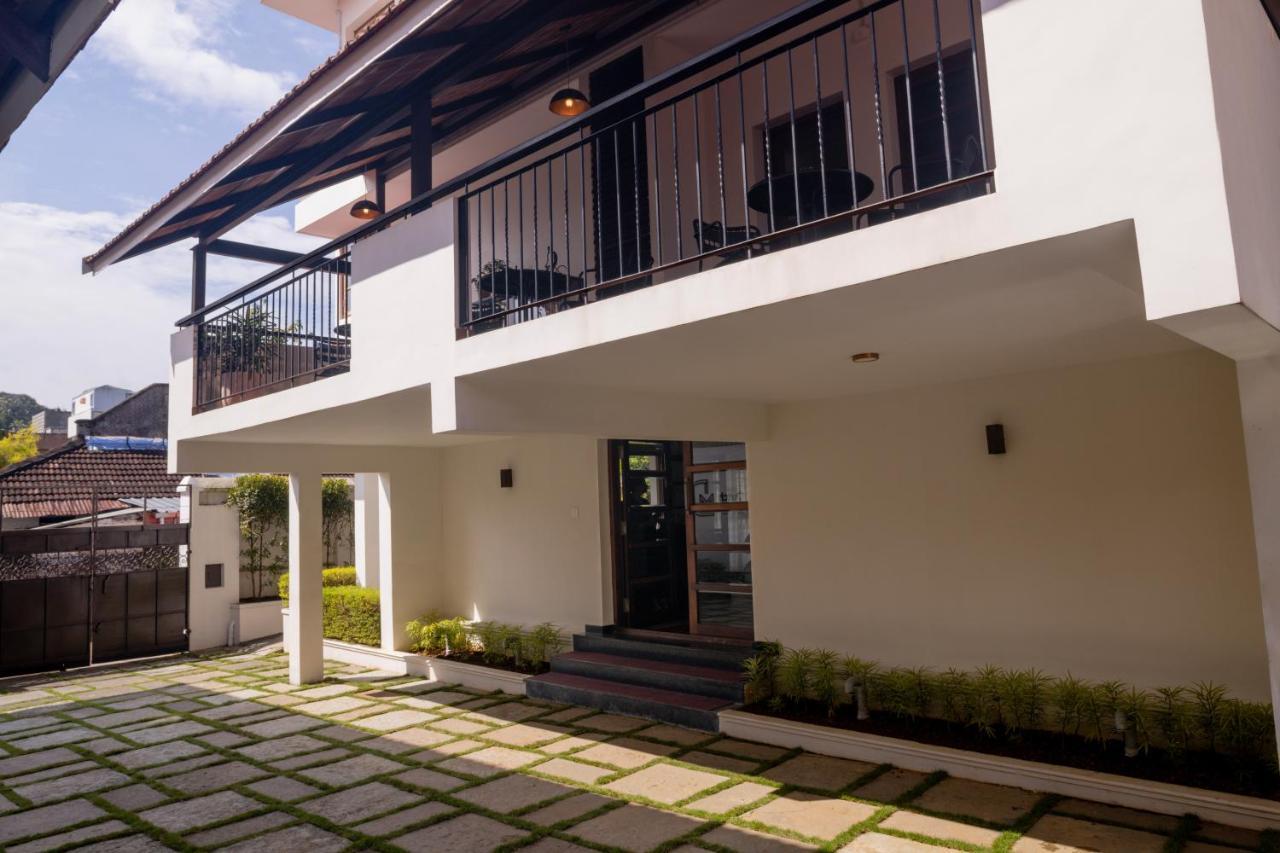 Dutch Manor Boutique Hotel Kochi エクステリア 写真